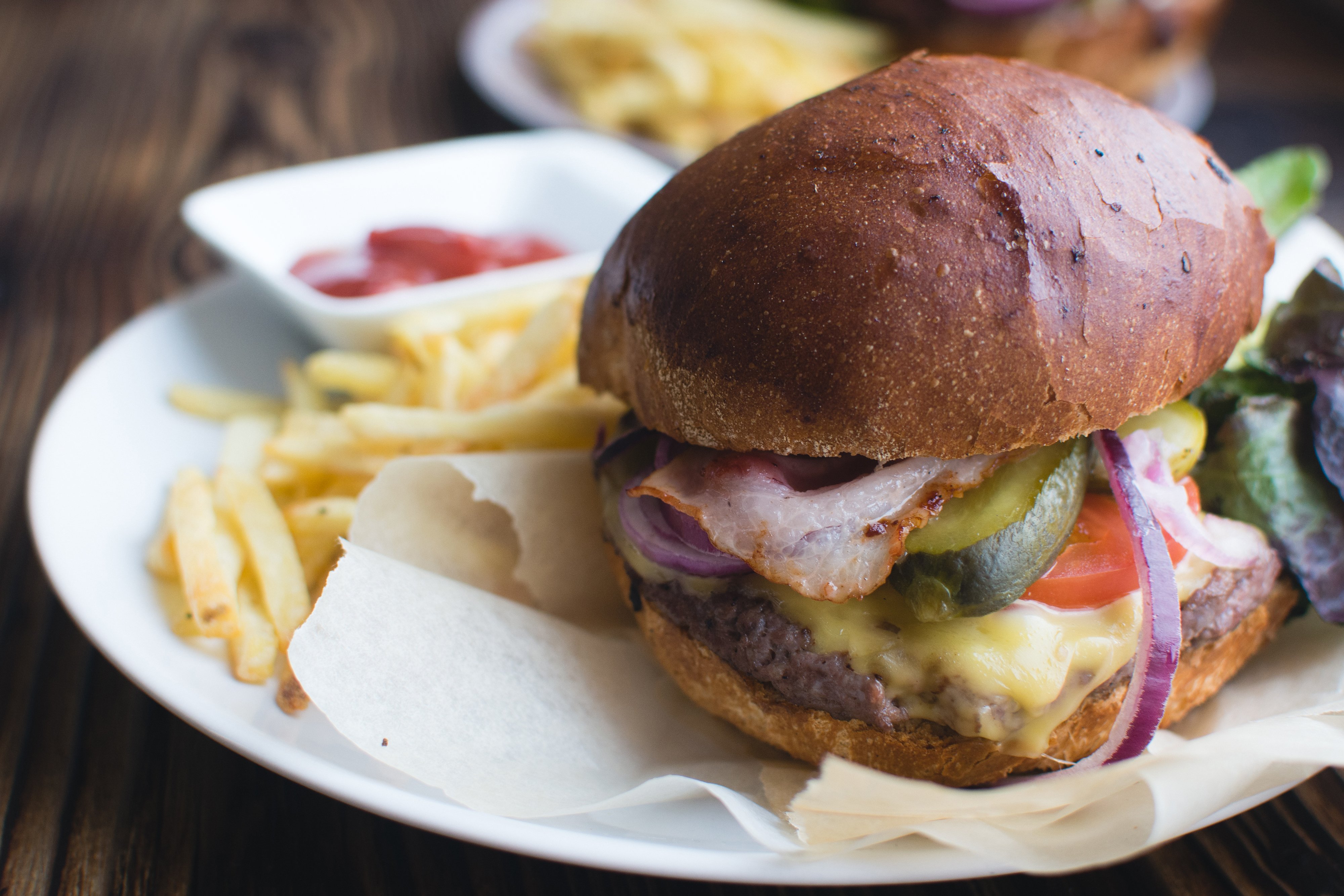 a juicy burger image via PicJumbo