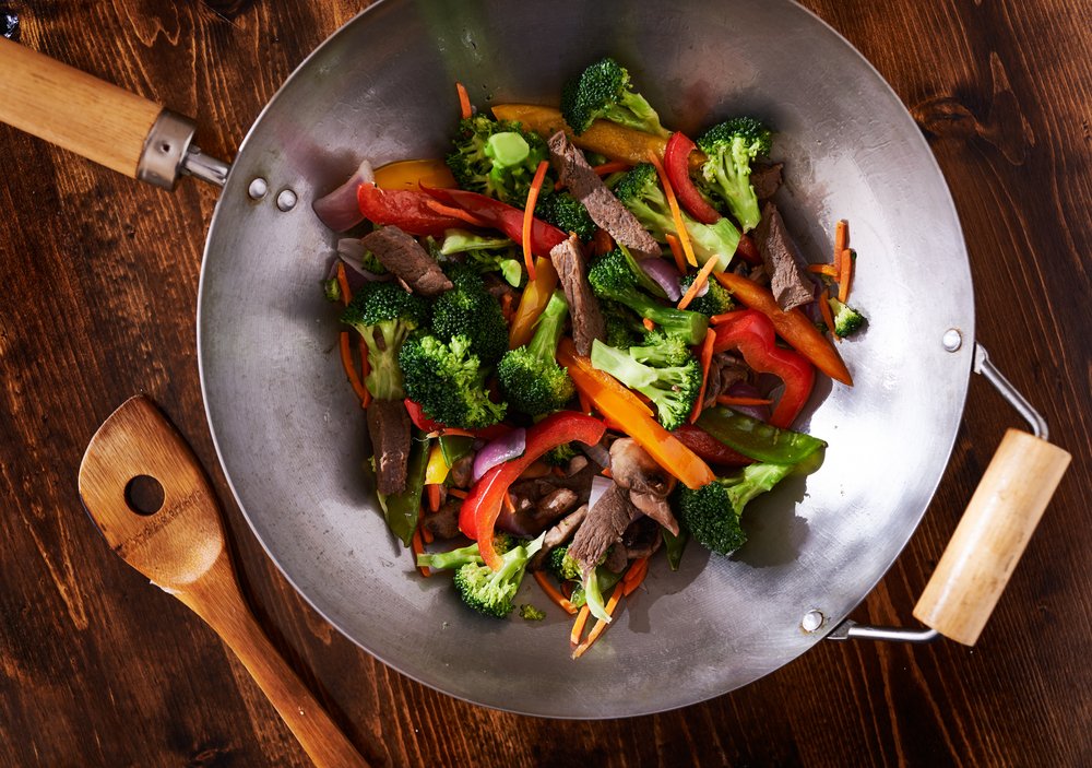 healthy stir fry with chicken and peppers